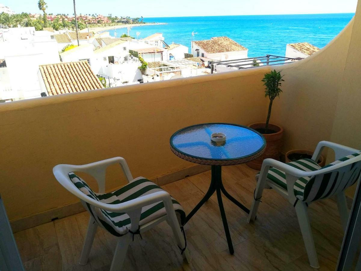 Casa Cachita-En 1ª Linea De Playa Apartment Estepona Exterior photo